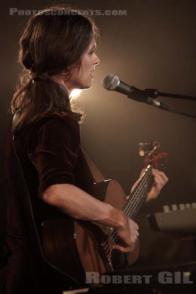 JUANA MOLINA - 2009-04-20 - PARIS - La Maroquinerie - 